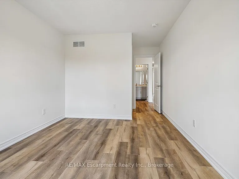 76 Valley Trail Pl — Photo 34