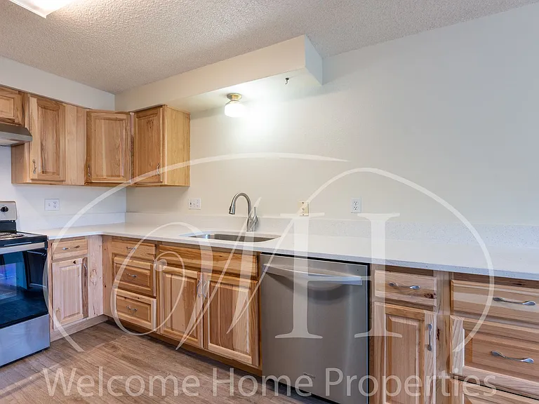 721 SE 4th St — Photo 6
