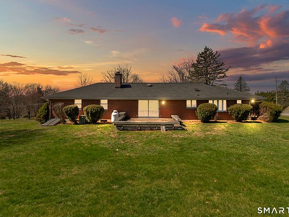 3rd image of 131 Sentinel Hill Road