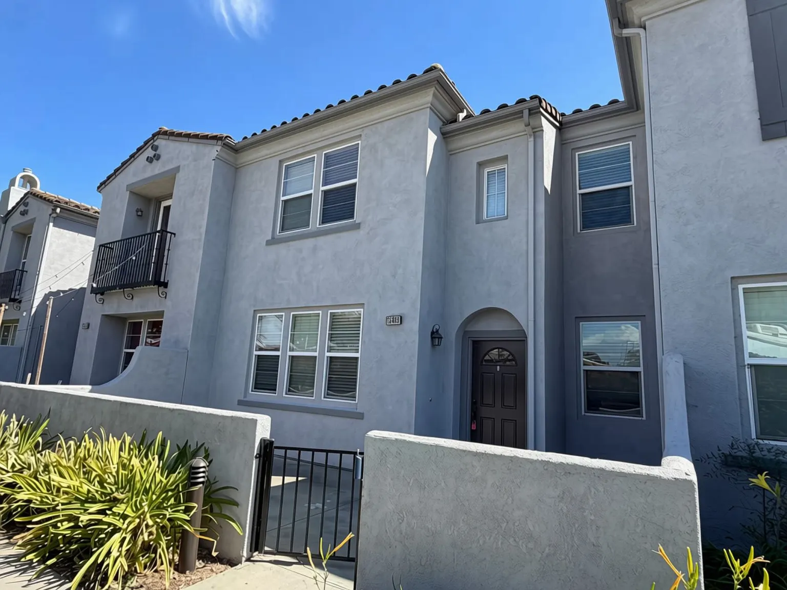 3 bed, 2.5 bath, 1530 sqft, $3,200 — Photo 2