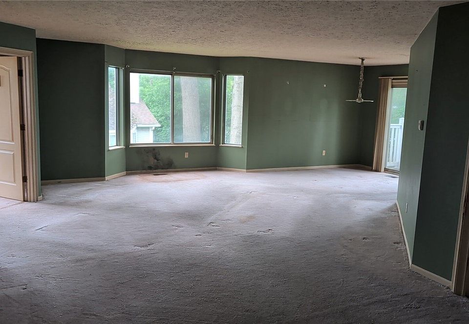 1st image of 350 Village Pointe Dr #1