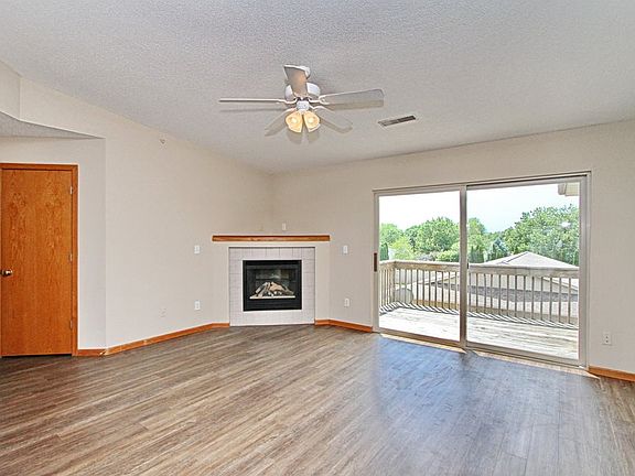 2nd image of 50 Zeller Xing APT 310