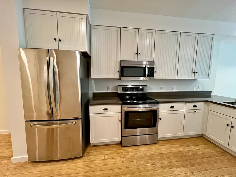 520 Carpenter Ln — Photo 6