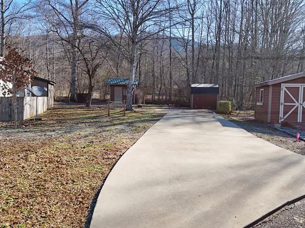 142 Bear Bnd, Blairsville, GA 30512