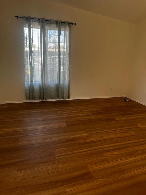 3 bed, 2.0 bath, 924 sqft, $3,350 — Photo 1
