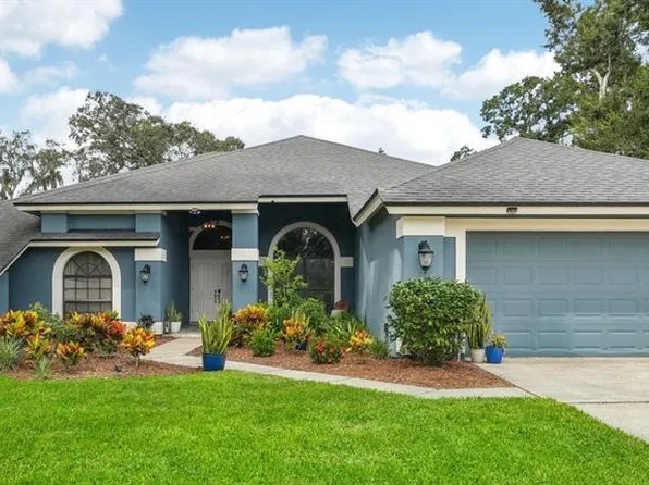 2813 Pine Club Dr, Plant City, FL 33566