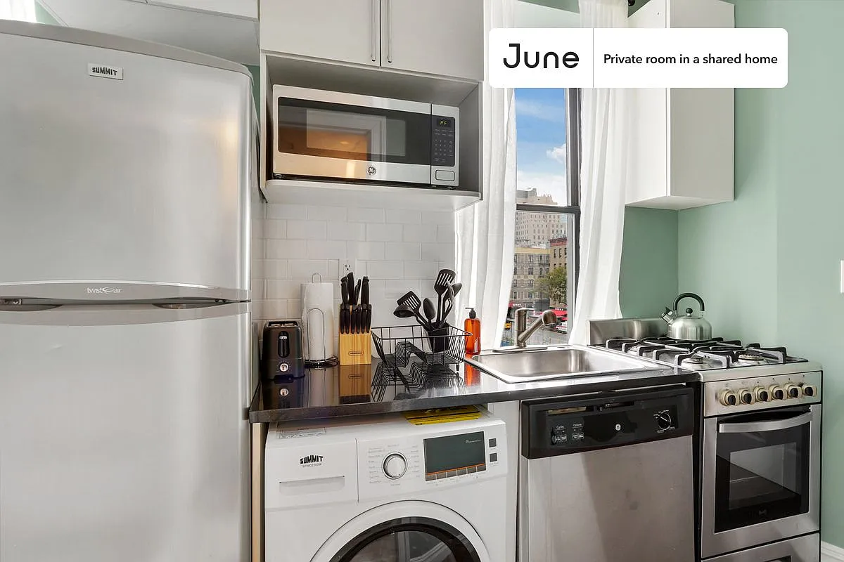 Full bedroom in 2 bed/1 bath home in Columbus Circle #736 A — Photo 2