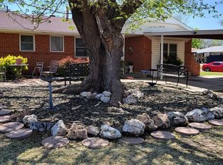 908 SW 2nd St, Moore, OK 73160