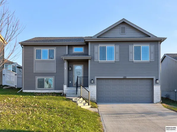 8315 Craig Ave, Omaha, NE 68122