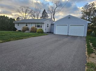 75 Buckwheat Ave, Portsmouth, RI 02871