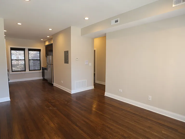 527 W Barry Ave #2N — Photo 12
