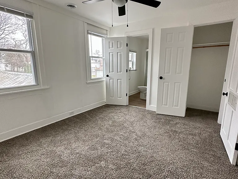 22 Estelle St #1/2 — Photo 4