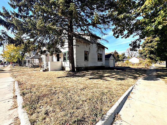 This is a corner lot.