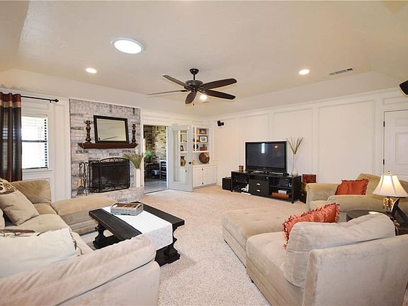 3rd image of 611 William Dr