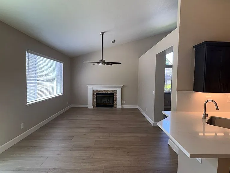 798 Shannon Dr — Photo 14