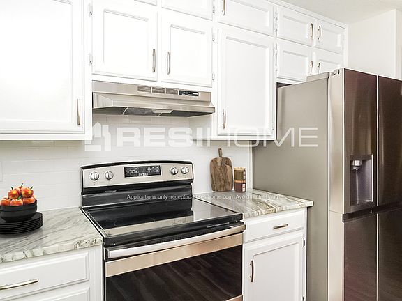 3rd image of 2212 Cecille Dr SW