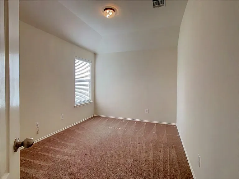 1413 Rainbow Parke Dr — Photo 11
