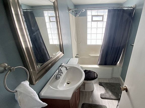 4th image of 11755 Lake View Dr