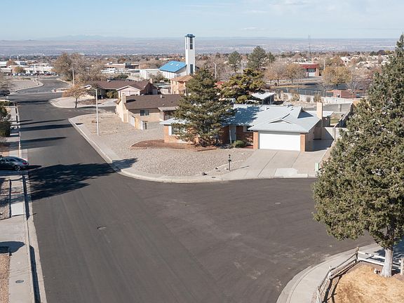 3rd image of 11217 Baja Dr NE