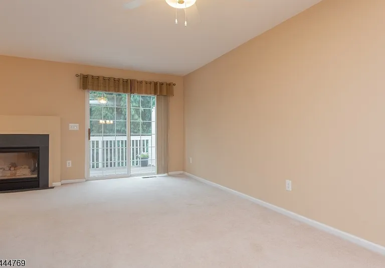 2404 Vantage Ct — Photo 9