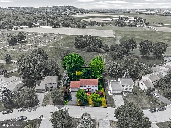 5th image of 912 Jade Ave