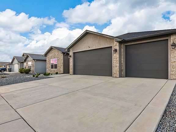 3rd image of 2988 Bighorn Ave #B