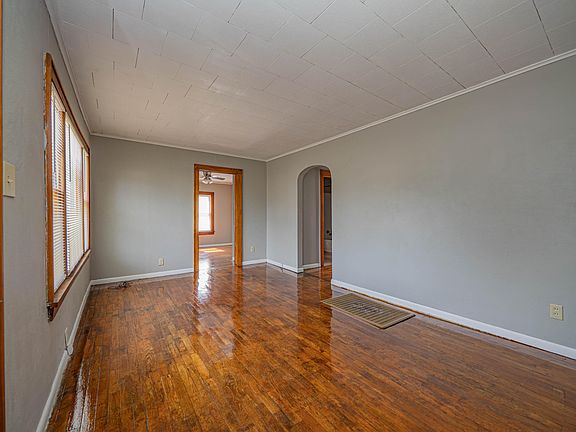 3rd image of 719 Garfield Ave