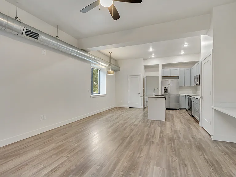 606 W North Temple St #105 — Photo 6