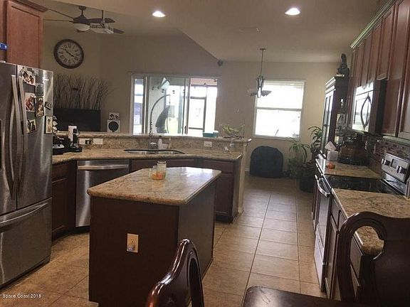 4th image of 2041 Bridgeport Cir