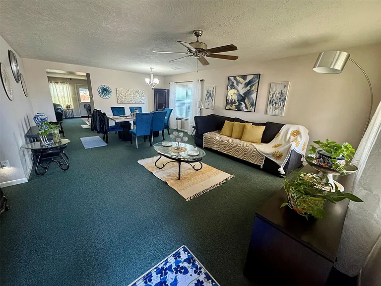 7130 Liberty Creek Trl — Photo 4