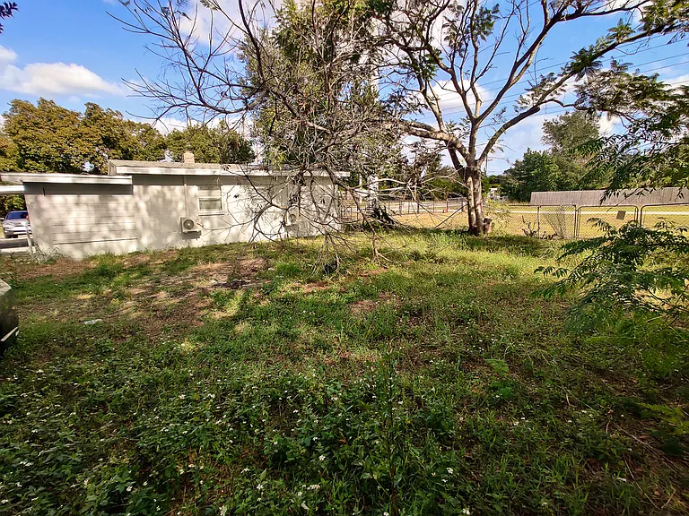 5500 Balboa Dr — Photo 17