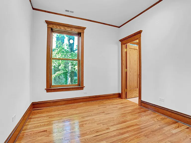 1233 N Hoyne Ave #2 — Photo 6