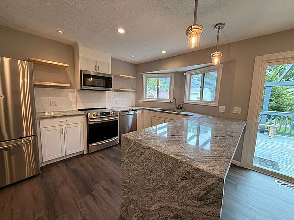 2nd image of 2307 Brighton Dr