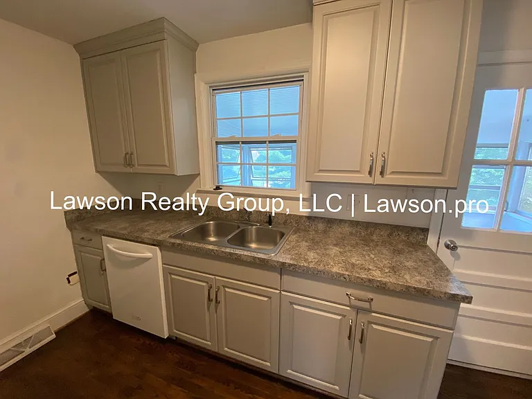 2106 Fallon Ave SE — Photo 9