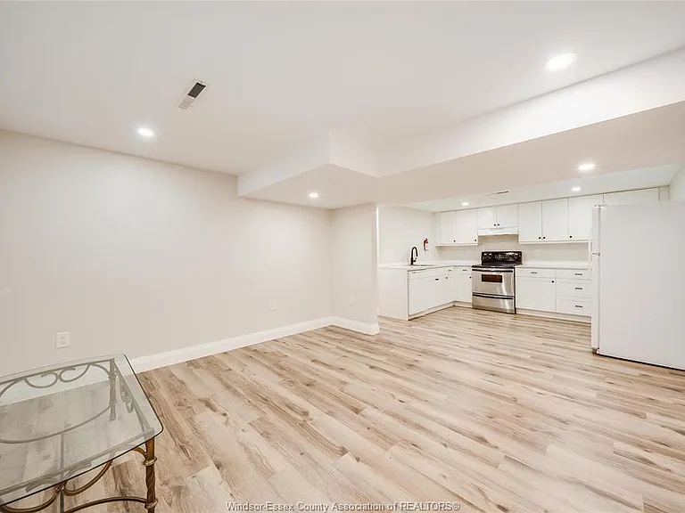 7105 Isabelle Ct — Photo 20