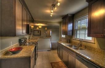 5th image of 5451 Rosewood St