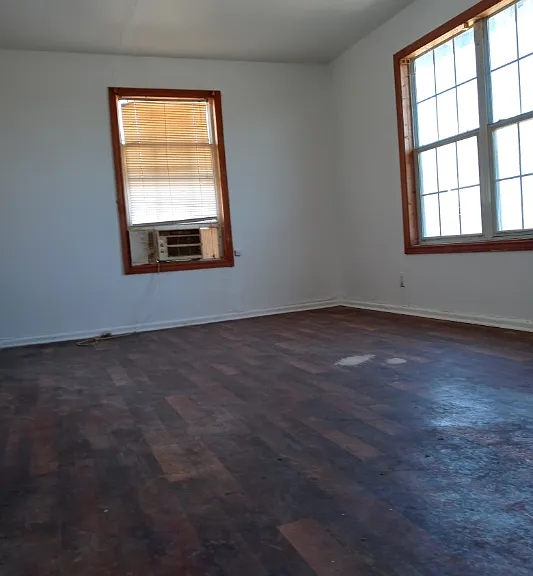 204 Rock Ave — Photo 1