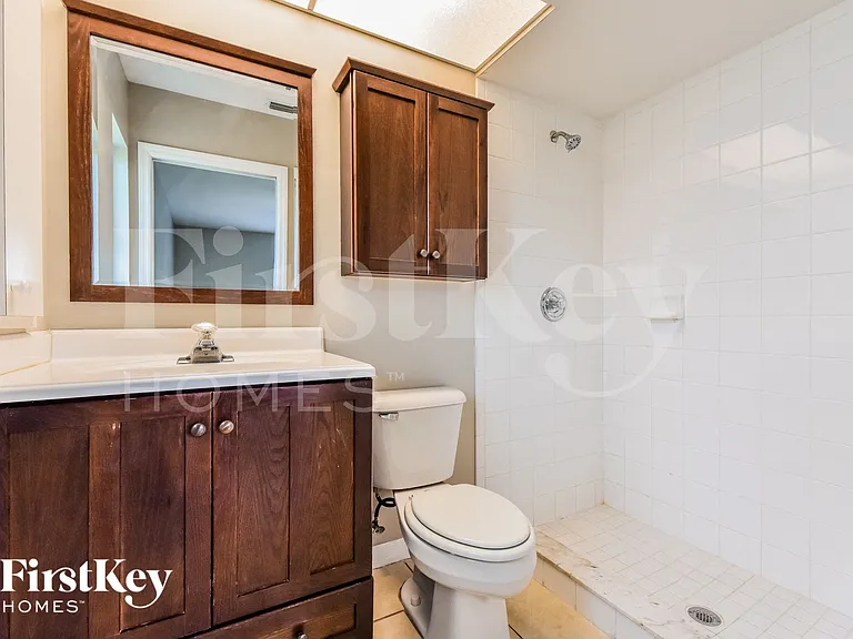 2918 SE 8th Pl — Photo 11