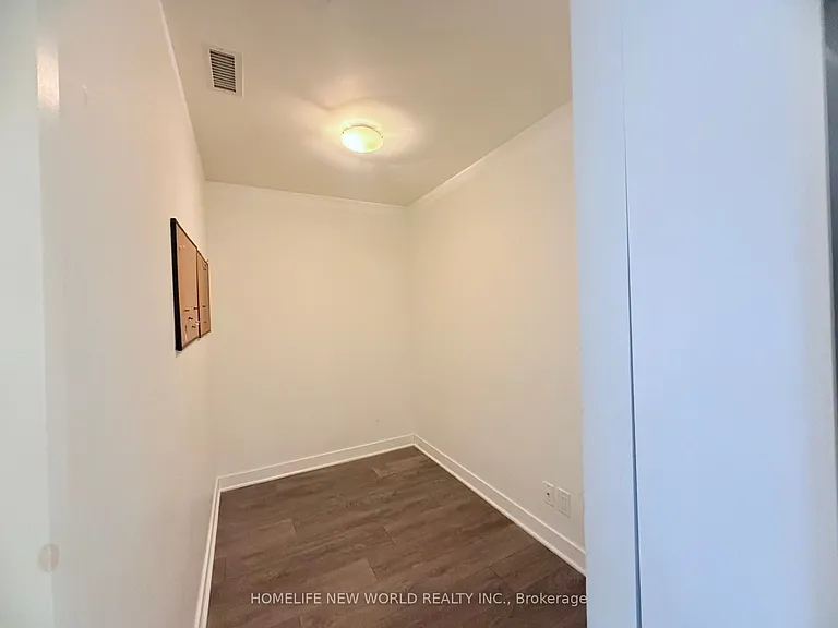 15 Grenville St #511 — Photo 11