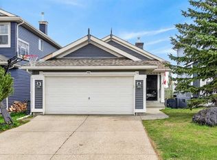44 W Bridlepost Grn SW, Calgary, AB T2Y 3X6