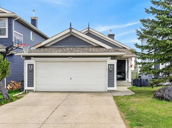 44 W Bridlepost Grn SW, Calgary, AB T2Y 3X6