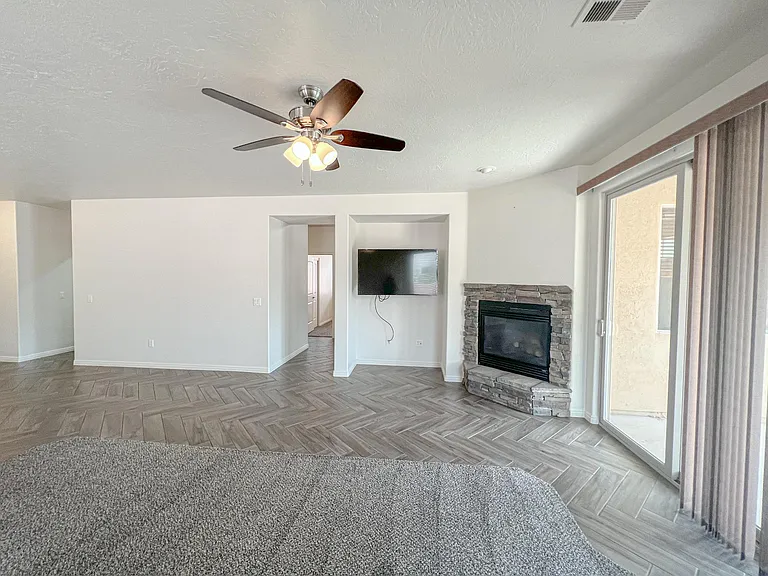 1775 N Overland Trails Dr — Photo 29