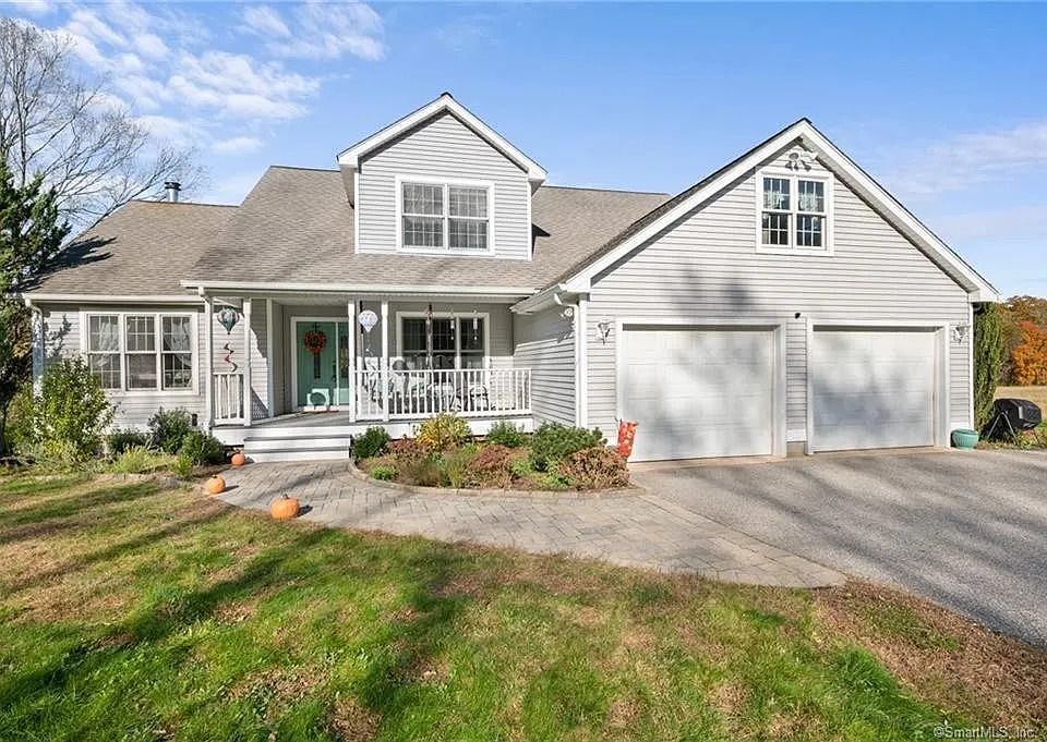 1st image of 421 Fitchville Rd
