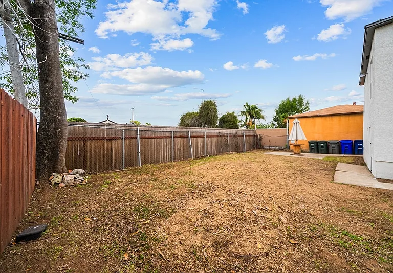 1918 Skyline Dr — Photo 8