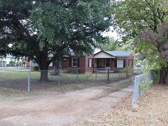 2nd image of 505 Garden Acres Dr