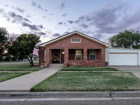 450 W Lubbock St, Slaton, TX 79364