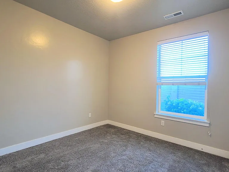 74 W Silver Springs Dr — Photo 35