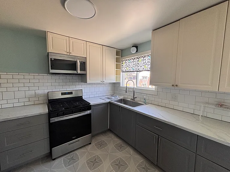 213 Paloma Ave — Photo 9