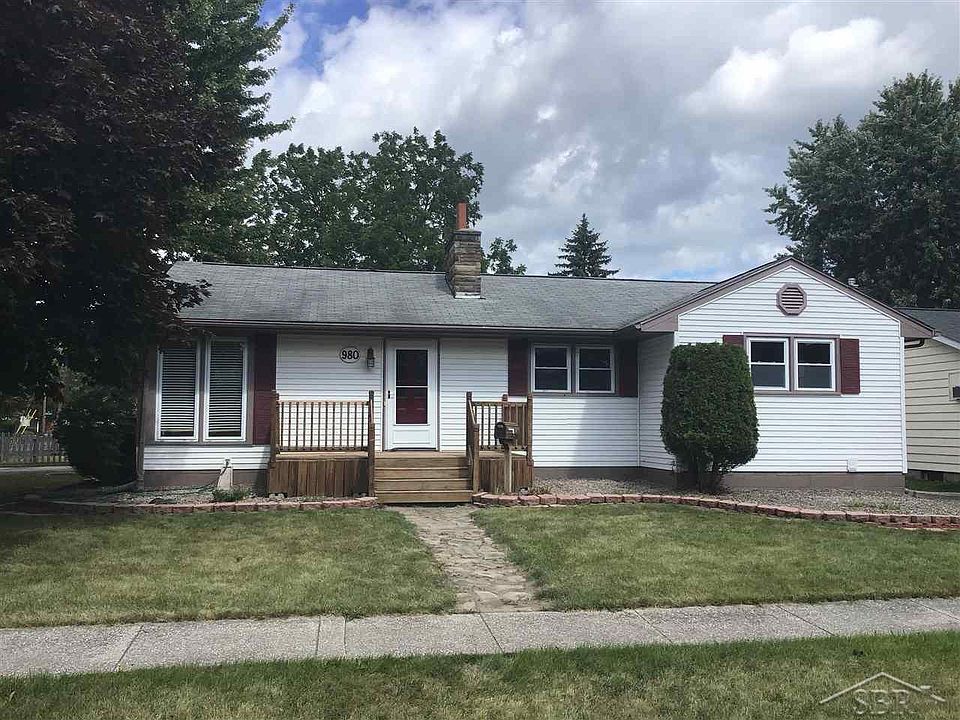 1st image of 980 Meadowlawn St