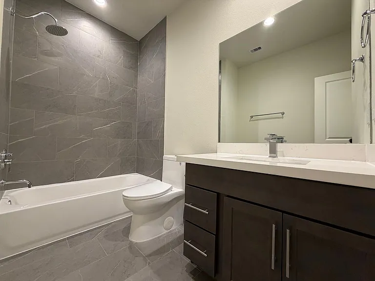 5915 Haring Ln — Photo 11